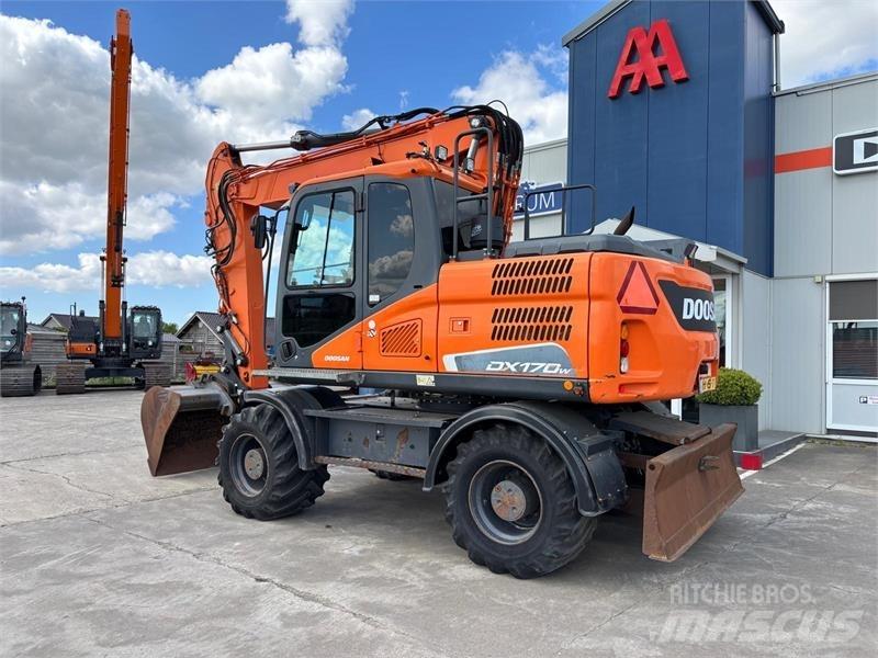 Doosan DX170W-5 Bagri na kolesih