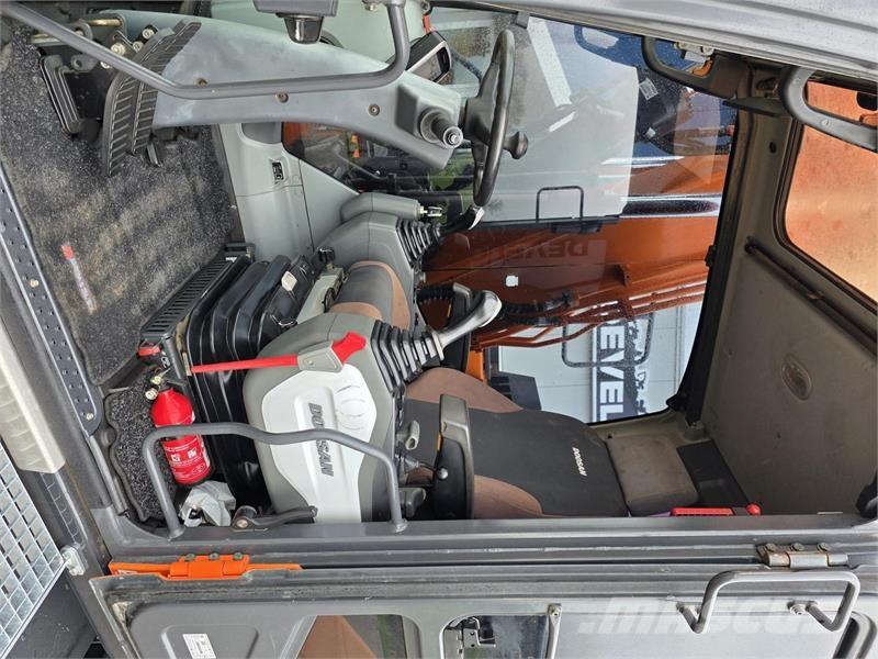 Doosan DX170W-5 Bagri na kolesih