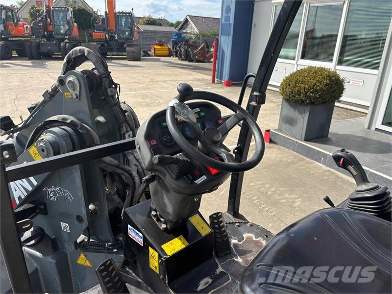 GiANT V6004T Kolesni nakladalci