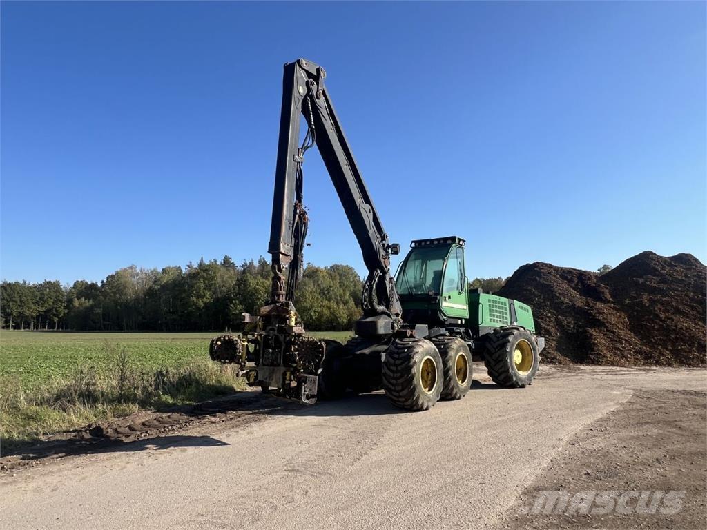 John Deere  Harvesterji