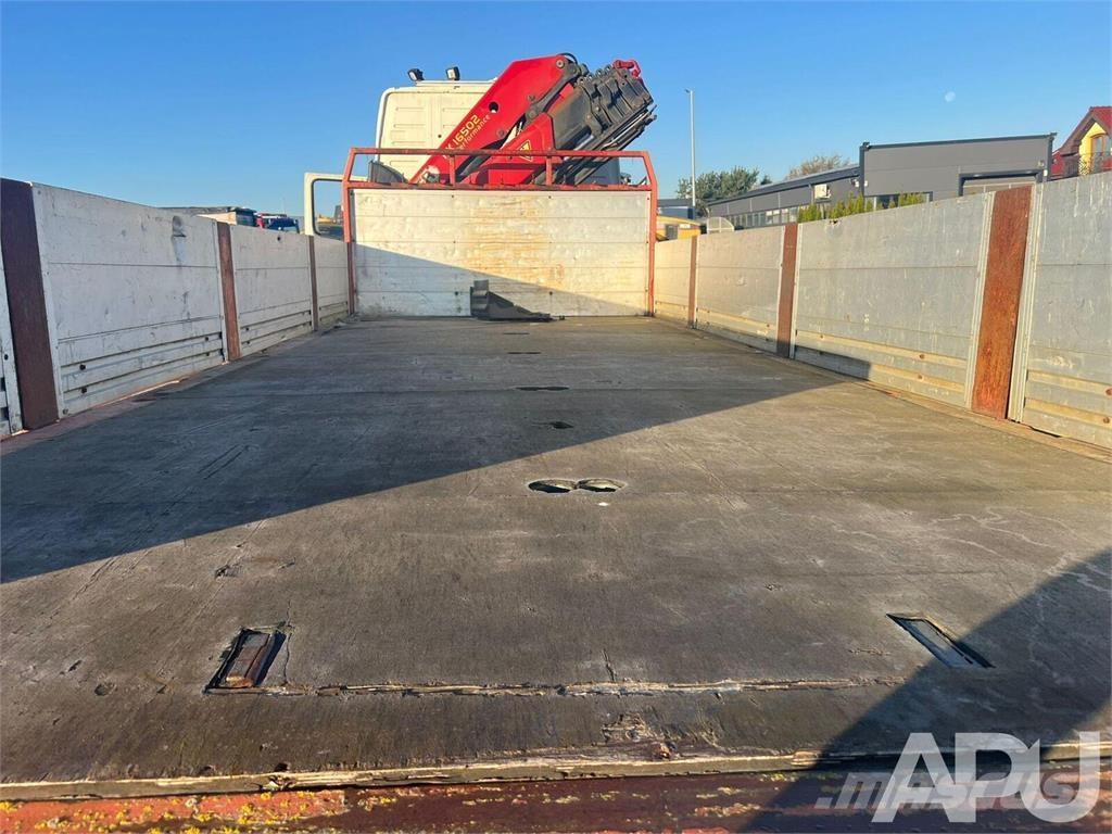 Volvo FM12 Tovornjaki s kesonom/platojem