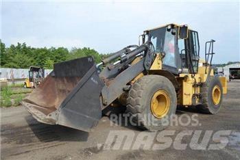 CAT IT62G Kolesni nakladalci