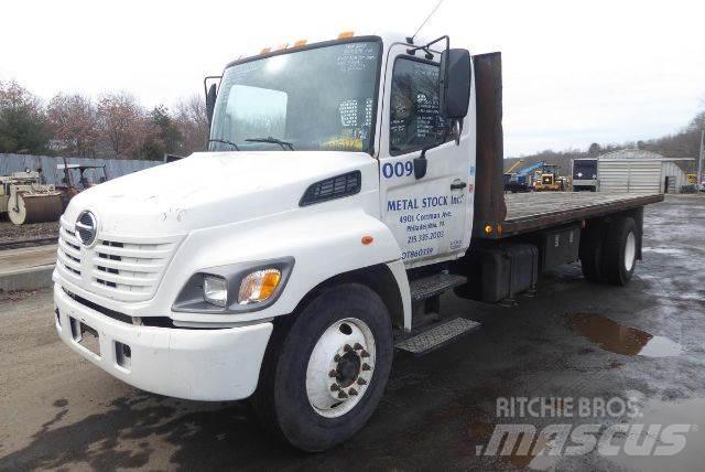 Hino 308 Tovornjaki s kesonom/platojem