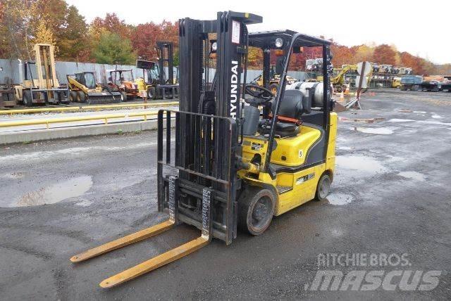 Hyundai 25LC-7A Viličarji - drugo
