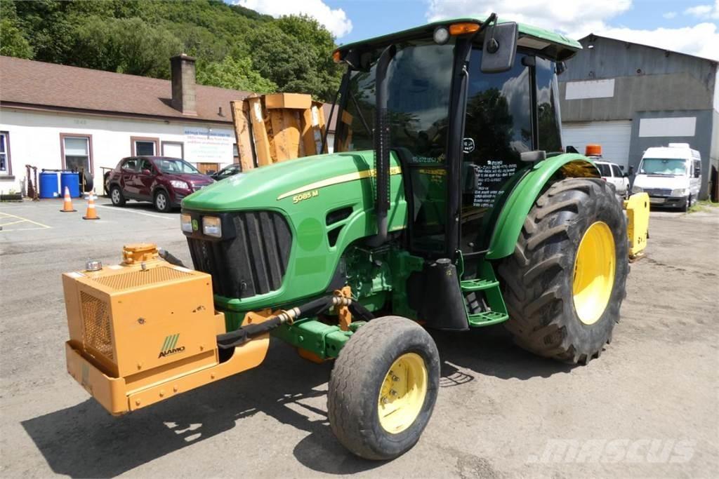 John Deere 5085M Traktorji