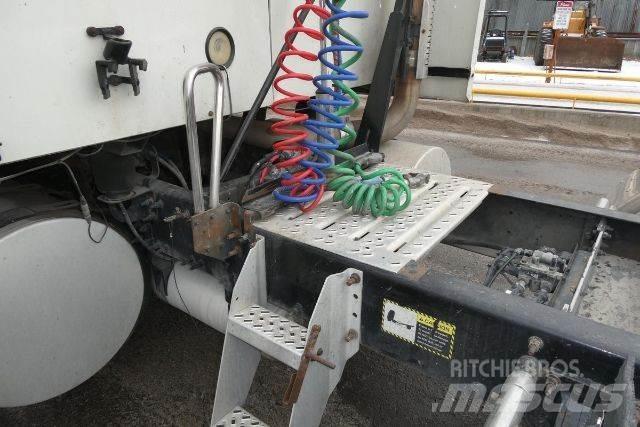 Mack CXU613 Vlačilci