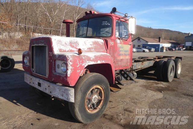 Mack R611 Tovornjaki-šasije