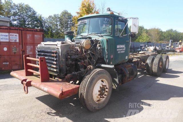 Mack RD688S Tovornjaki-šasije