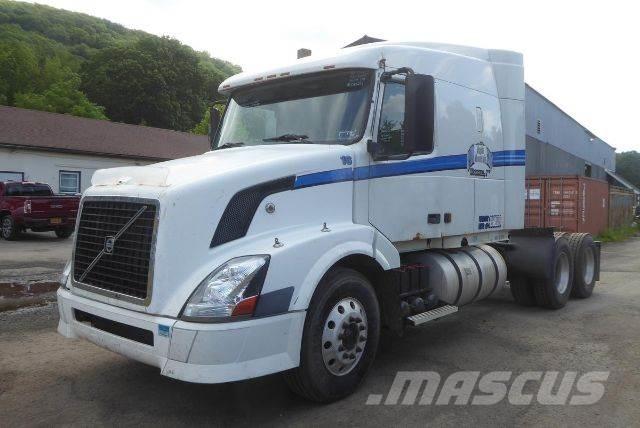 Volvo VNL64T Vlačilci