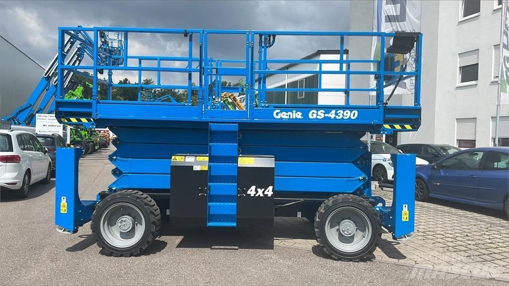 Genie GS-4390RT Škarjaste dvižne ploščadi