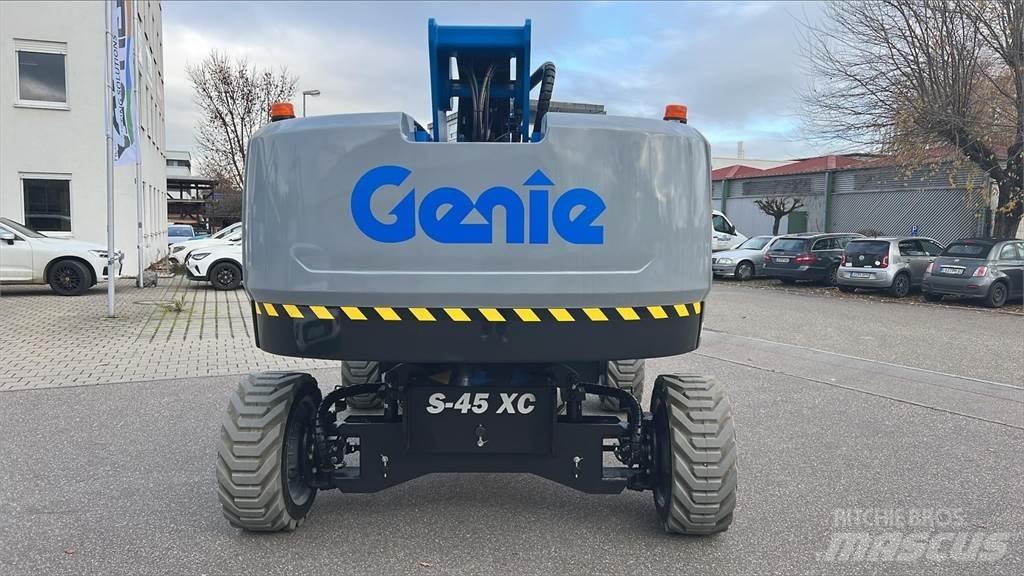 Genie S-45 XC Zglobne dvižne ploščadi