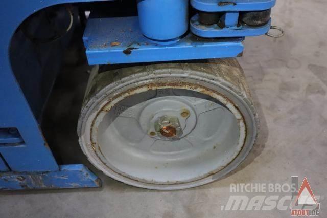 Genie GS-1930 Zglobne dvižne ploščadi