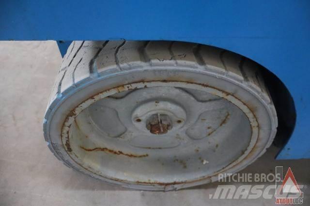 Genie GS-2046 Zglobne dvižne ploščadi