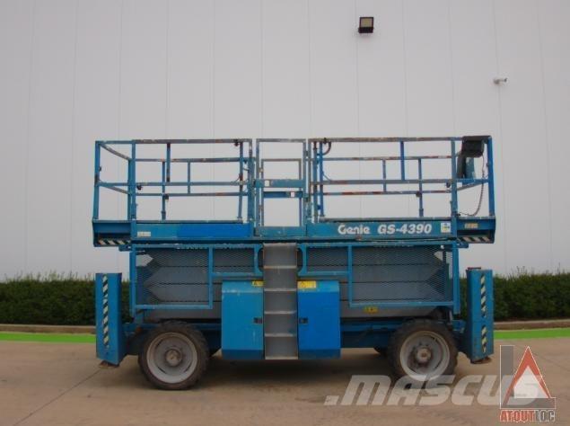 Genie GS-4390RT Zglobne dvižne ploščadi