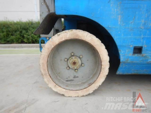 Genie GS3268DC Zglobne dvižne ploščadi