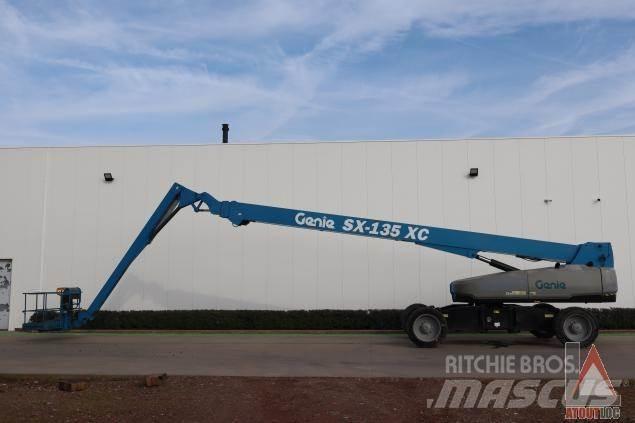 Genie SX135XC Zglobne dvižne ploščadi