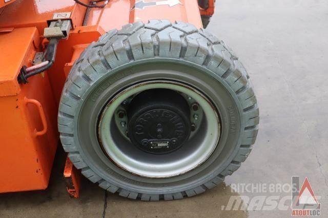 JLG E300AJP Zglobne dvižne ploščadi