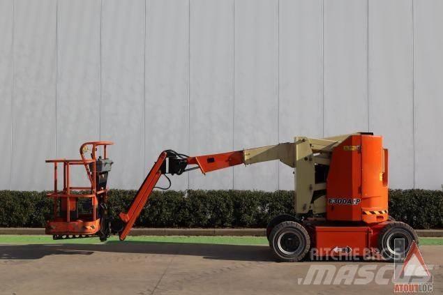 JLG E300AJP Zglobne dvižne ploščadi