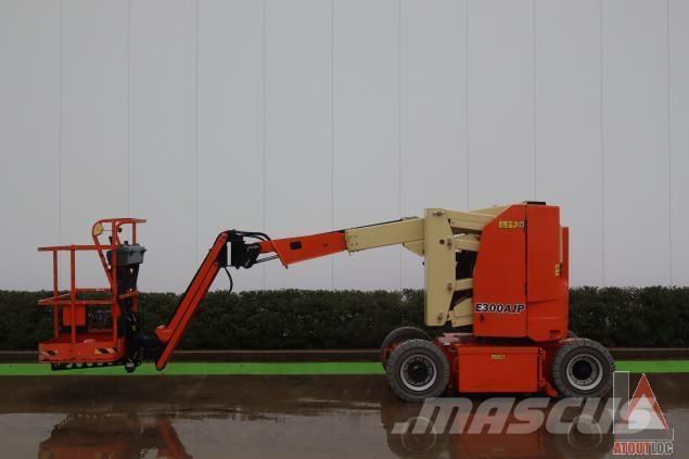 JLG E300AJP Zglobne dvižne ploščadi