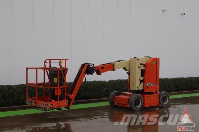 JLG E300AJP Zglobne dvižne ploščadi