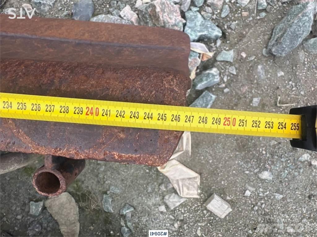 CAT 312 Bagri na kolesih