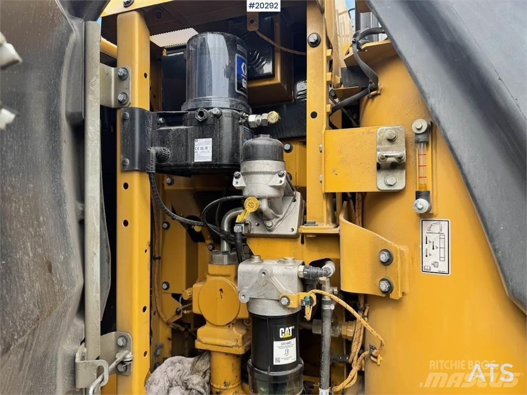 CAT 313 Bagri goseničarji