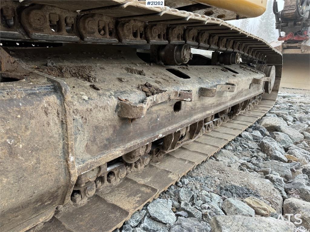 CAT 323 Bagri goseničarji