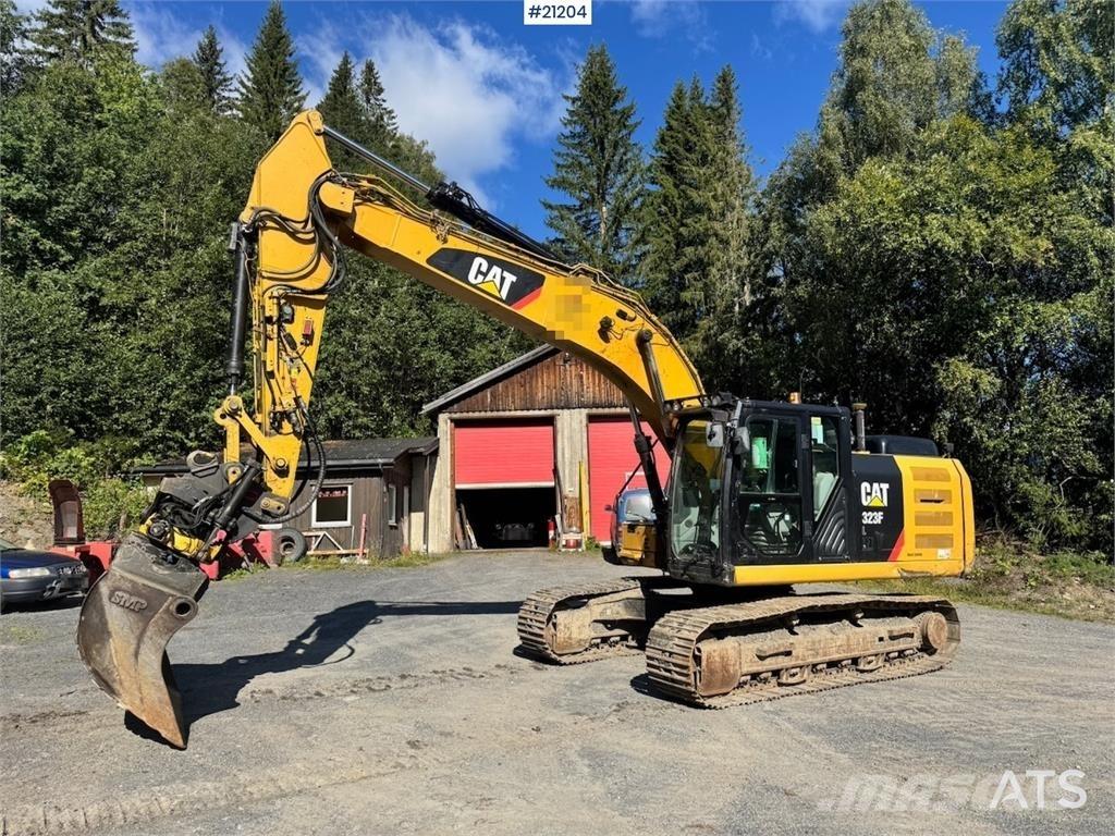 CAT 323FL Bagri goseničarji