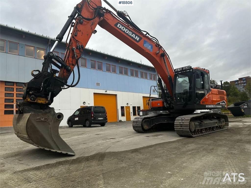 Doosan DX225LC Bagri goseničarji