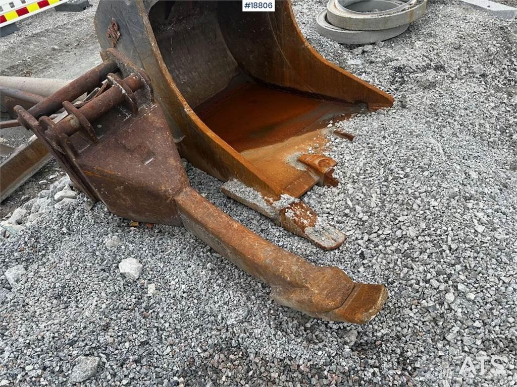 Doosan DX225LC Bagri goseničarji