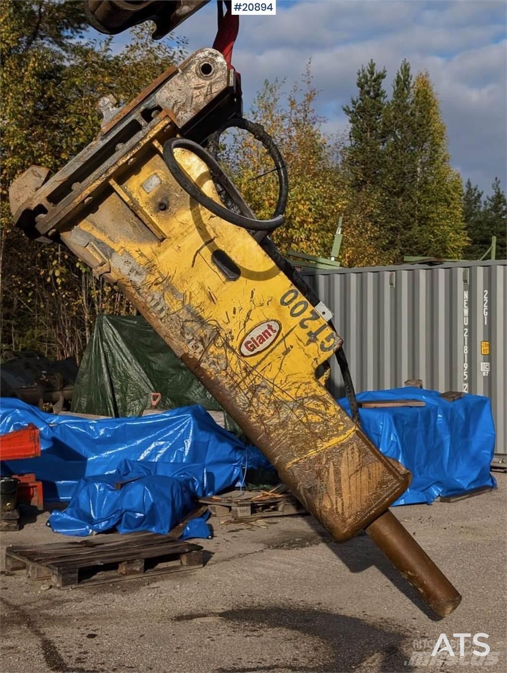 GiANT GT200 Kladiva