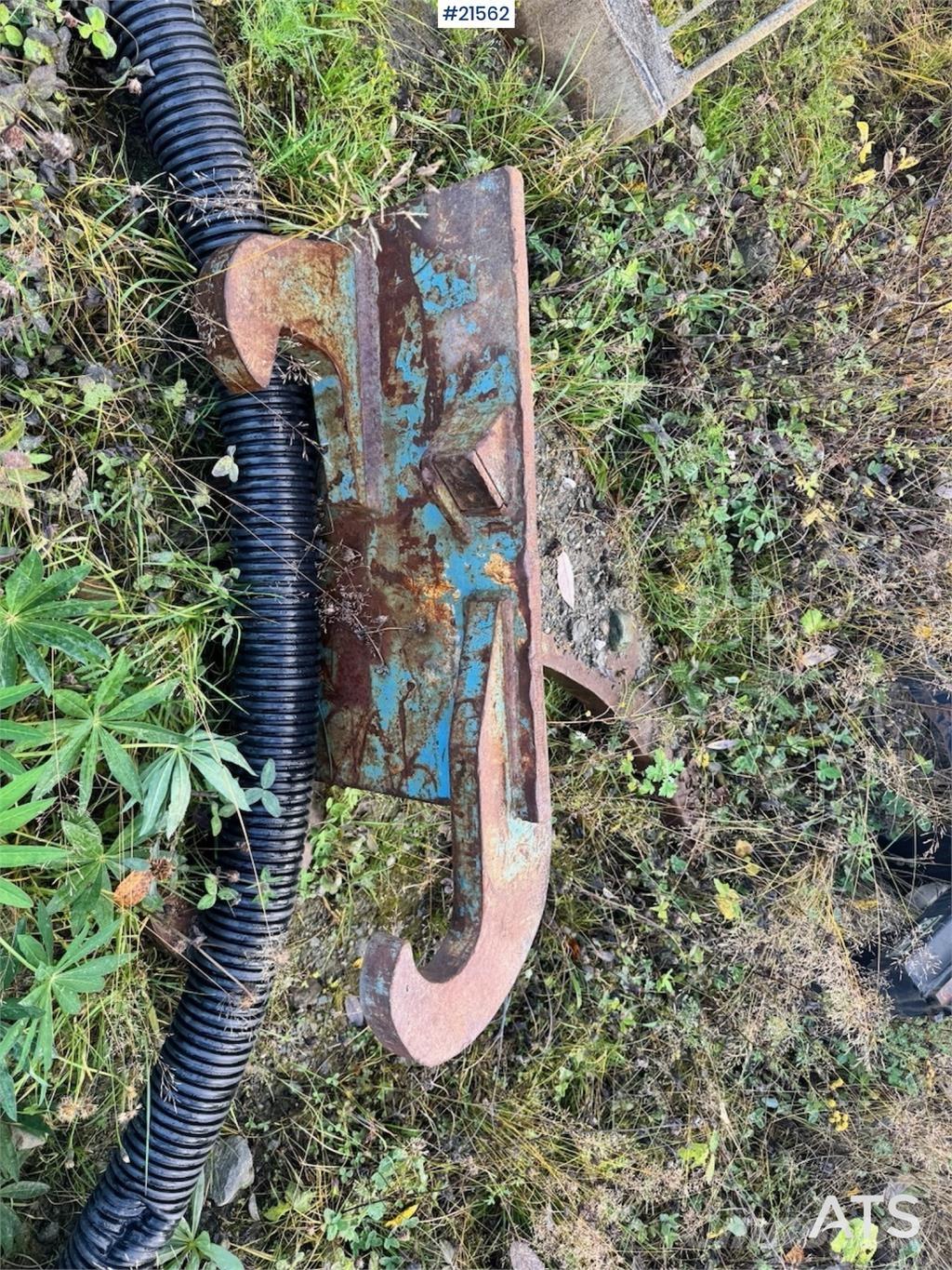 Hyundai 140LC-7 Bagri goseničarji