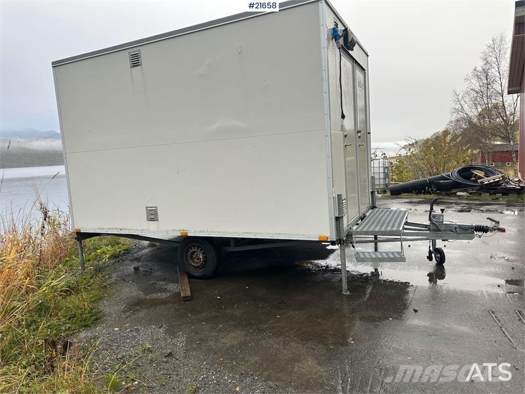  Letthus brakke Bivalni kontejnerji