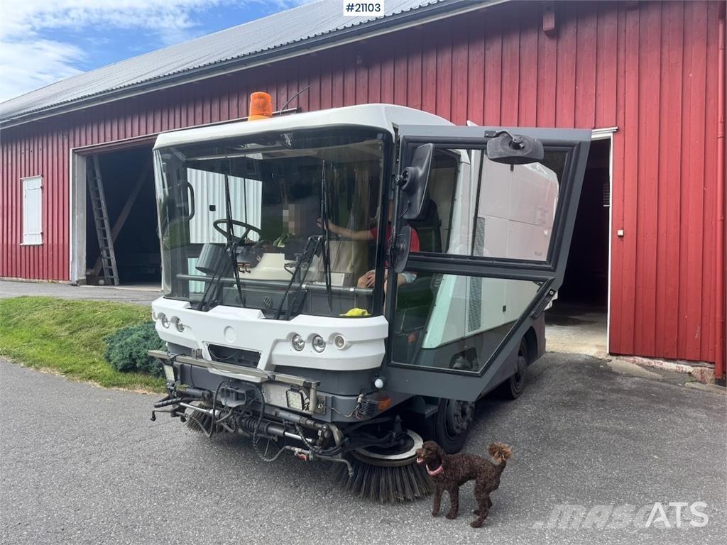Ravo 540 Sweeper. Pometalni stroji