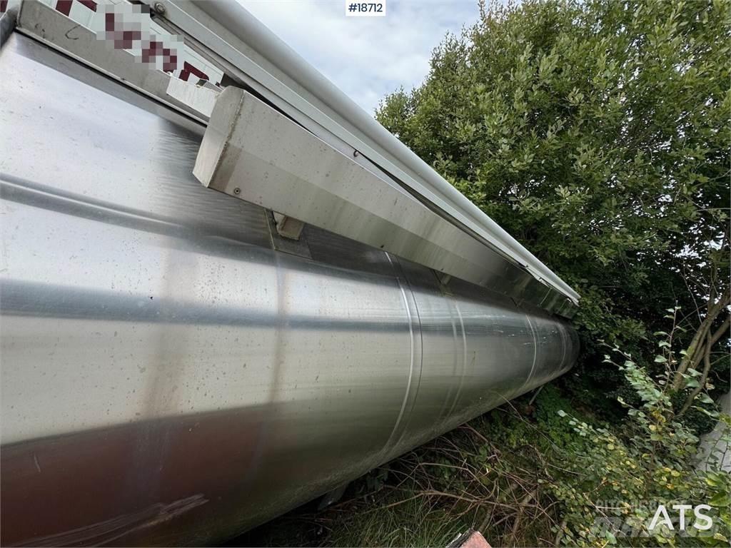  Tank on hook frame. Transport - drugo