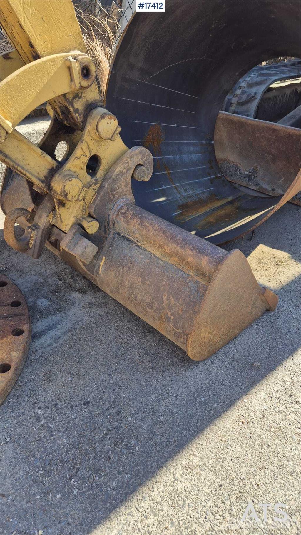 CAT 302.5 Mini bagri <7t