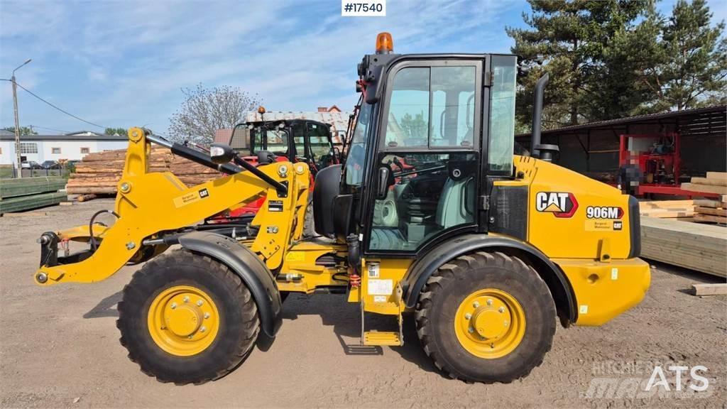 CAT 906M Kolesni nakladalci
