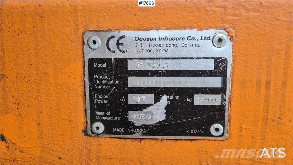 Doosan DX 300 LC Bagri goseničarji