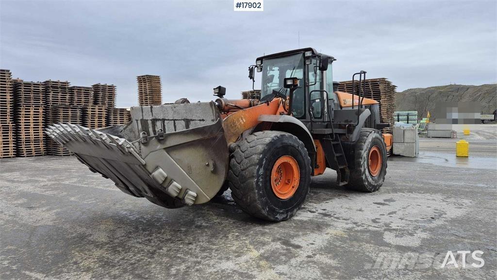 Hitachi ZW 310 Kolesni nakladalci