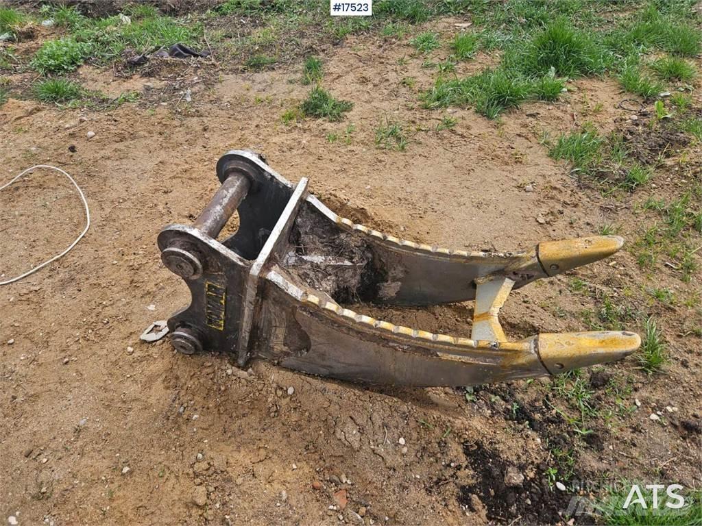 JCB JS 131 LC Bagri goseničarji