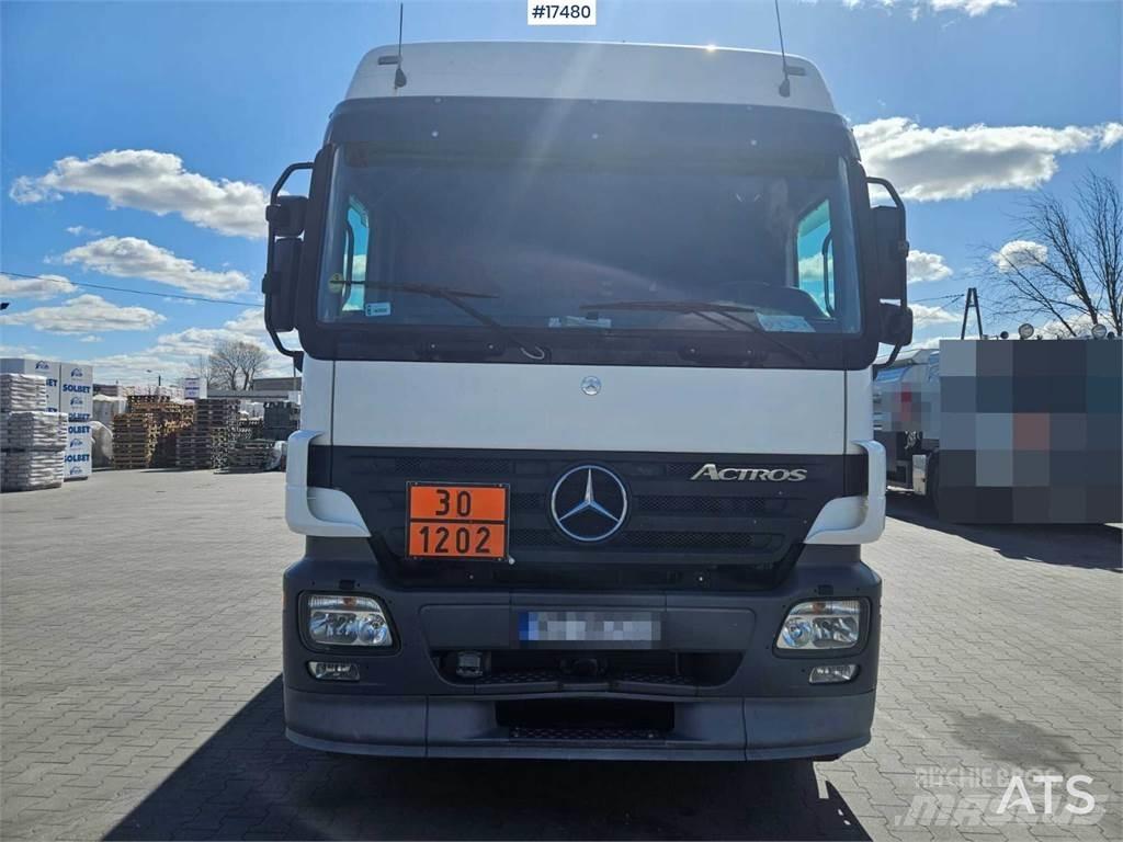 Mercedes-Benz 1844 Tovornjaki cisterne