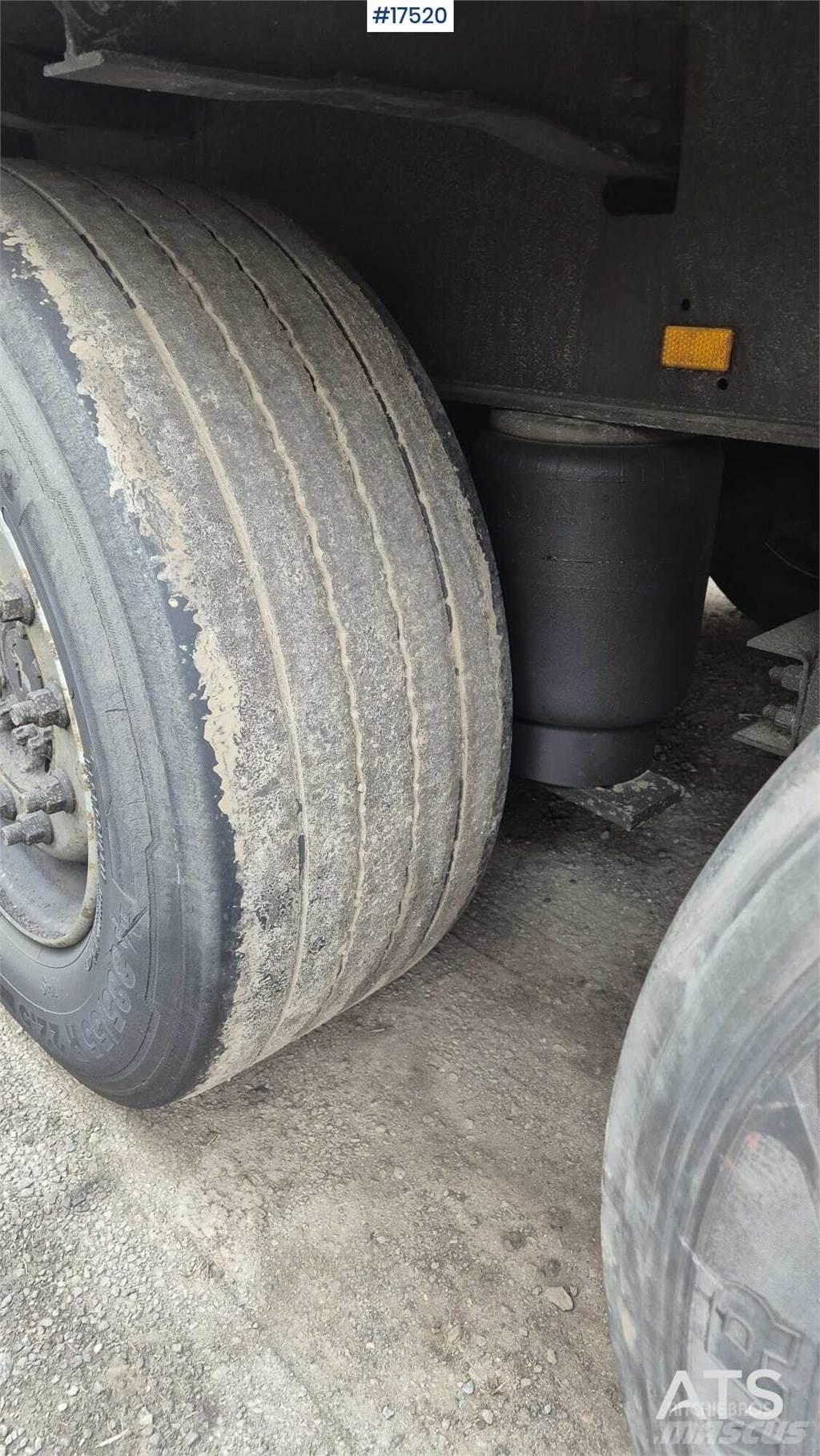 Schmitz SKO 24 Polprikolice s ponjavo