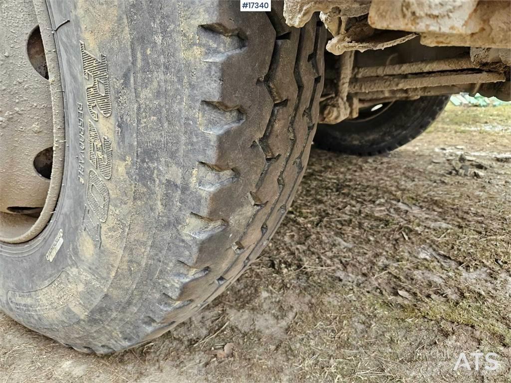 Volvo 420 8x4 Kiper tovornjaki