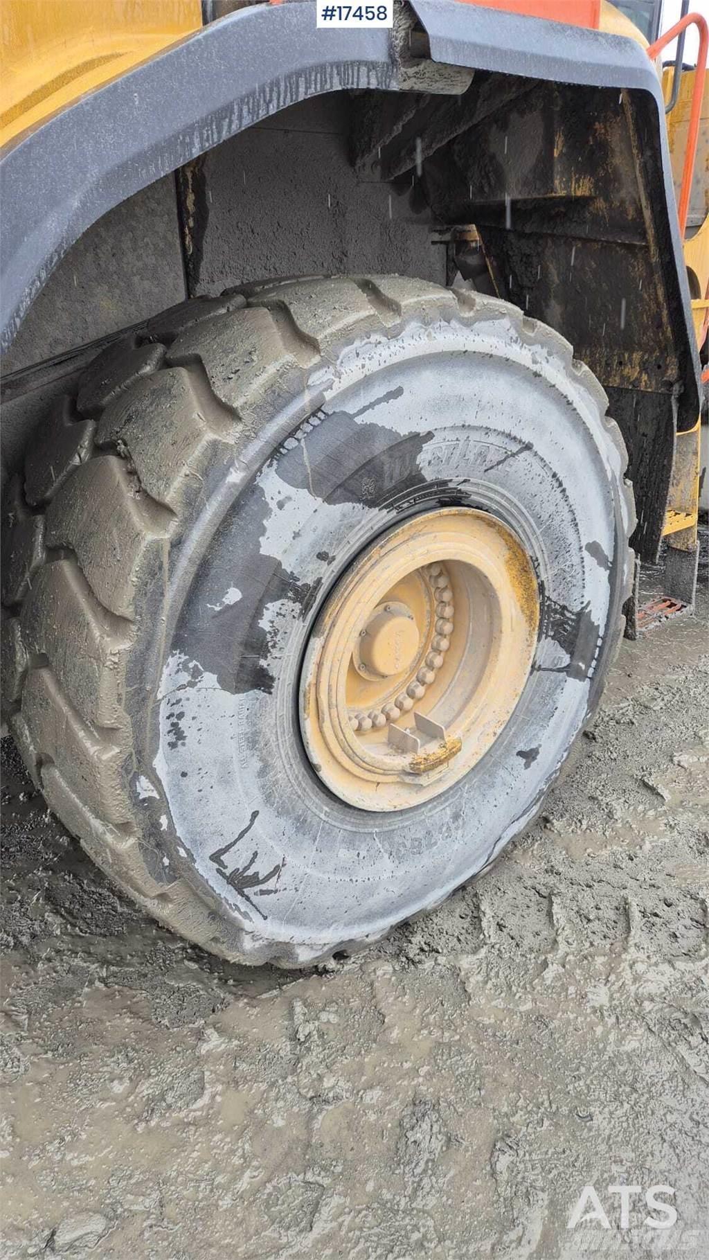 Volvo L220H Kolesni nakladalci
