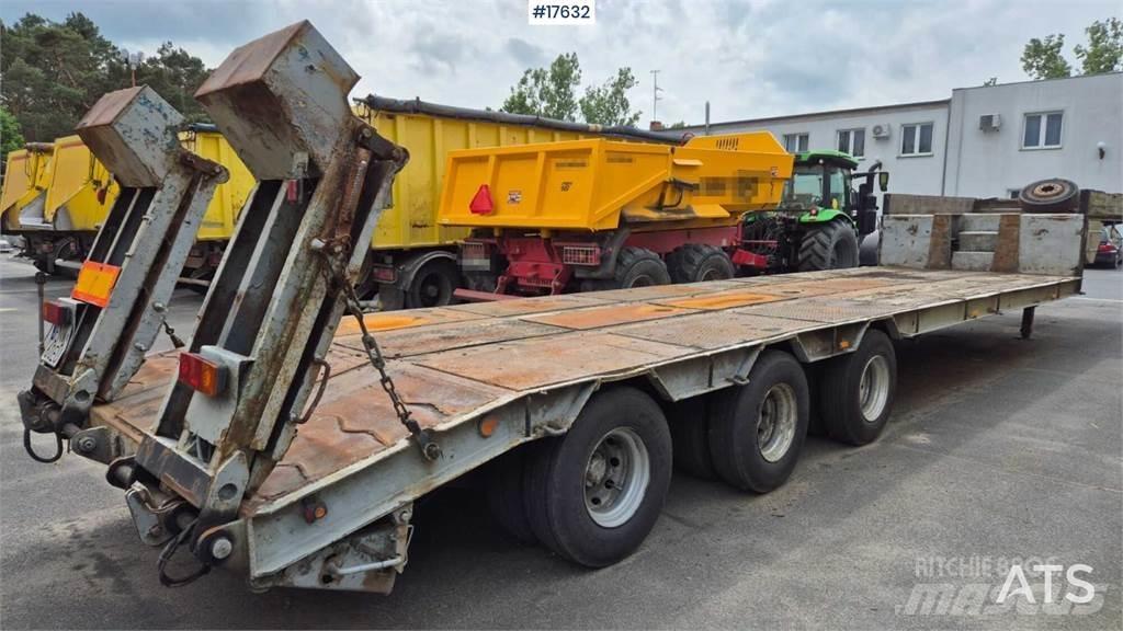 Zremb NS 300 Nizko noseče polprikolice