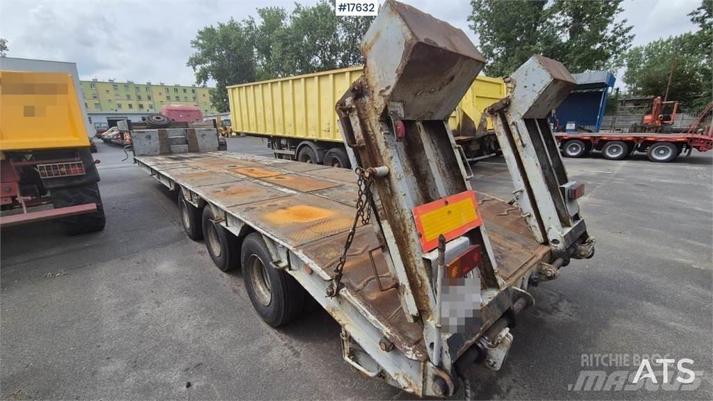 Zremb NS 300 Nizko noseče polprikolice