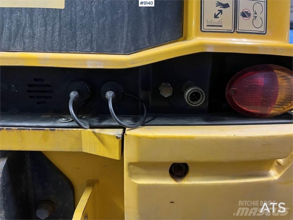JCB 409 T4 Kolesni Buldožerji