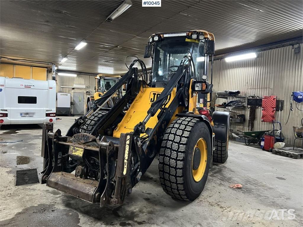 JCB 416 HT Kolesni nakladalci