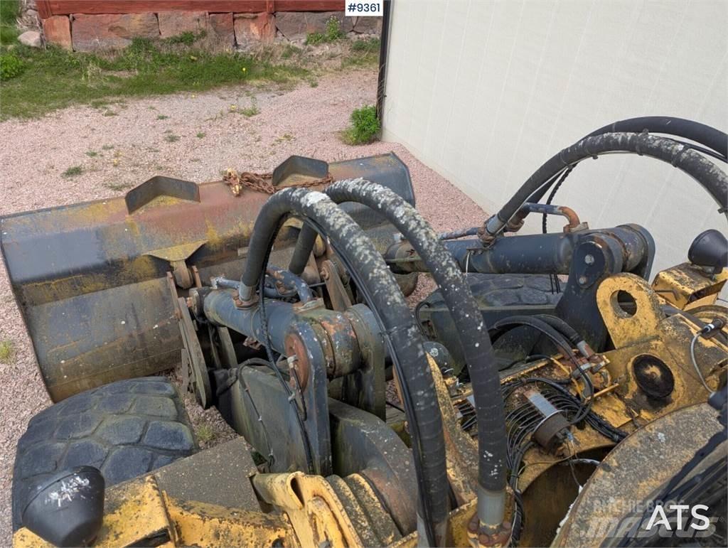 Volvo BM 4600B  Kolesni Buldožerji