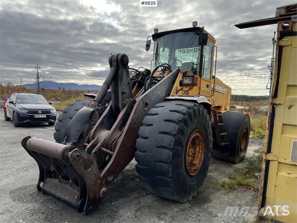Volvo L180C Kolesni nakladalci